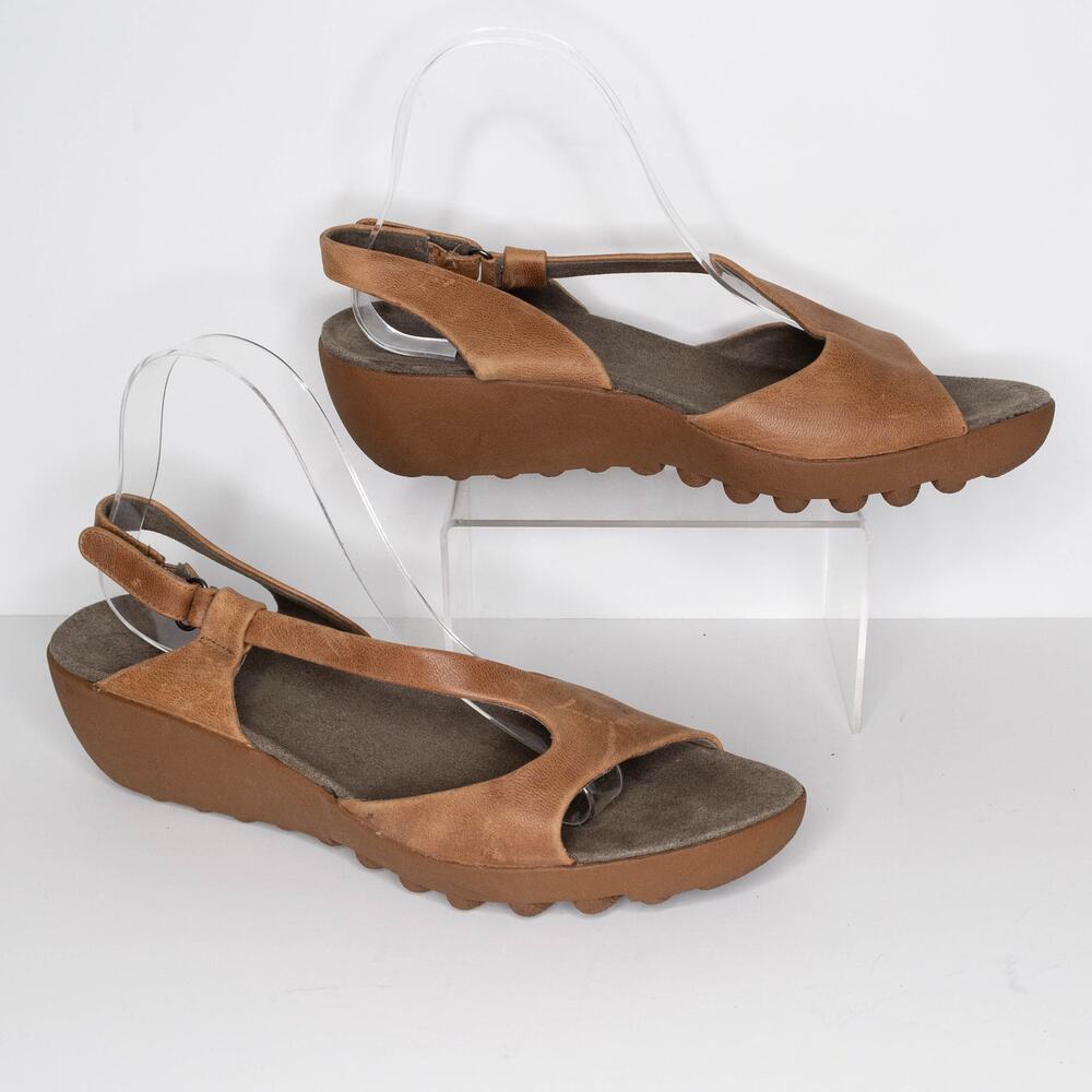 Tsubo Women's Oivit Open Toe Wedge Sandals Leather Tan Size 8.5 | AR